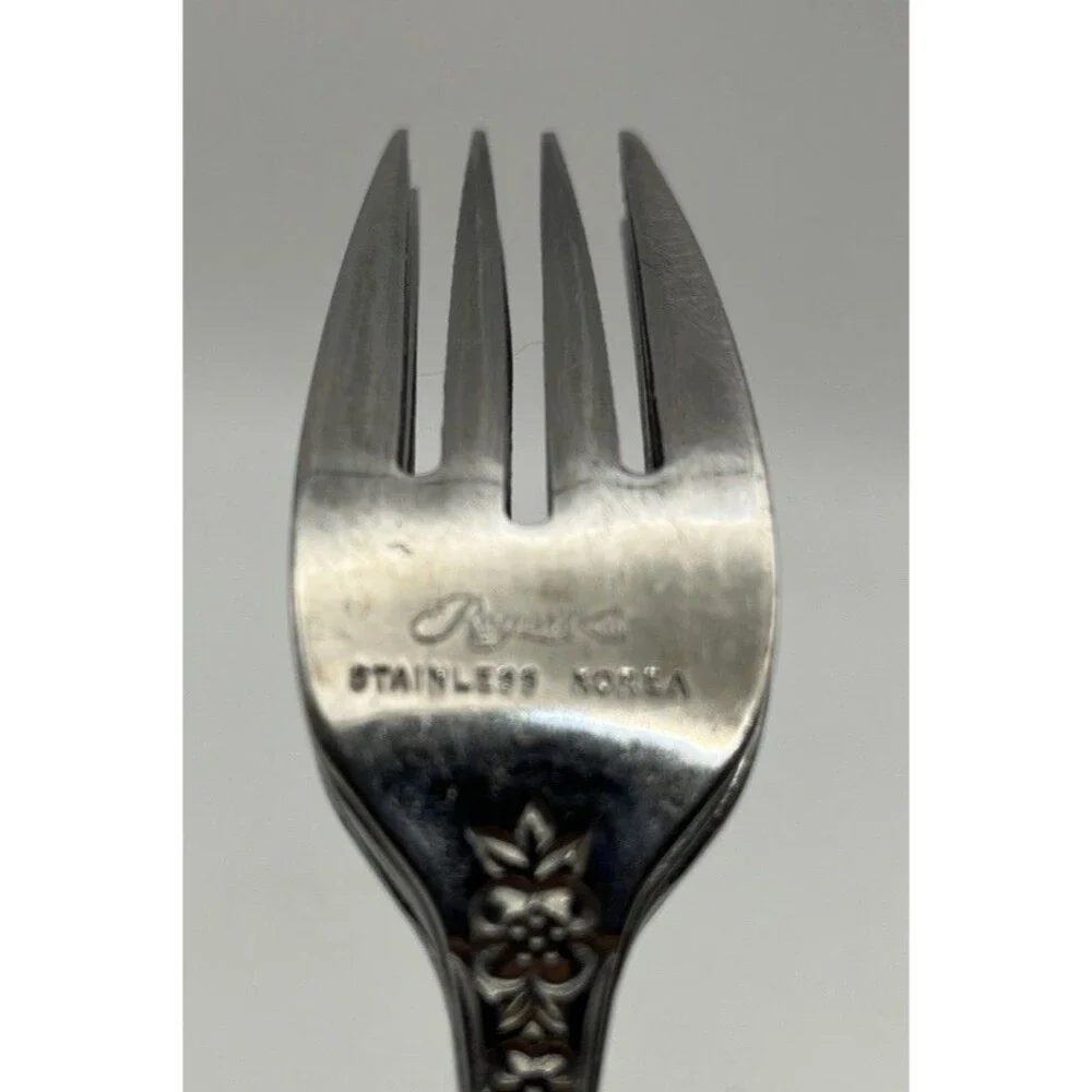 Set of 4 Oneida Distinction Deluxe KENNETT SQUARE Stainless Forks